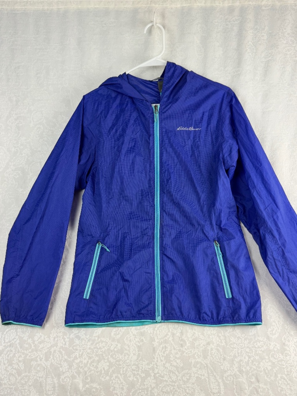 Eddie Bauer Women’s Medium Blue Rain Jacket Hooded Windbreaker Lightweight Full